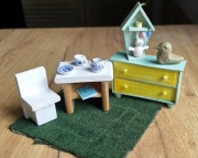 Mebelki dla lalek PRL komoda salon pokój vintage figurki dywan