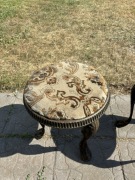 Mosiężne tapicerowane stołki produkcji sowieckiej