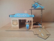 Drewniany komisariat Policji dla dzieci, ulice, miasto, tor dla samochodów