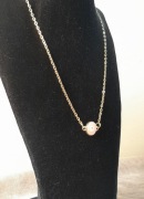 Naszyjnik oko proroka różowy złoty delikatny minimalistyczny lucky charm