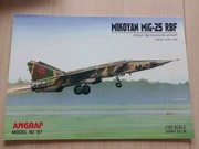 Model kartonowy Mig-25 RBF, skala 1:33