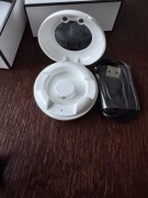 inteligentny pierścień (smart ring) wraz z zestawem akcesoriów.