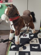 Koń na biegunach dla dzieci.