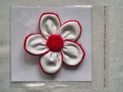 Kwiat - ozdoba sukienki, sweterka, bluzki, koszulki