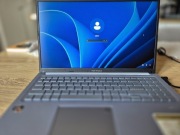 Laptop ASUS Vivobook D1502I