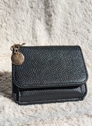 Portfel czarny klasyczny mały Glamour zgrabny na monety karty złoty suwak