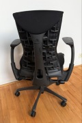 Fotel ergonomiczny Herman Miller Embody | Czarny Fully Loaded