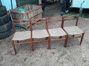 Zestaw 4 krzeseł drewnianych licytacja całości 