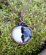 Wisior agat larvikit księżyc półksiężyc dwa księżyce ying yang miedź