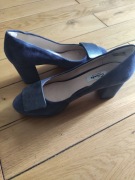 Czółenka ze skóry zamszowej Clarks 38