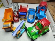 Zestaw zabawek dla dzieci pojazdy traktory