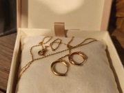 Złoty łańcuszek oraz kolczyki. Próba 750.