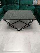 Stolik z kamienia naturalnego granit