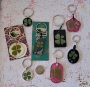 Brelok z żywicy epoksydowej handmade prawdziwa czterolistna koniczyna