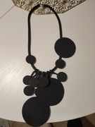 Naszyjnik wisior kolia silikonowa z piankowymi elementami czarny 