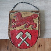 Obraz rzeźbiony w drewnie, herb, proporzec, rzeźba