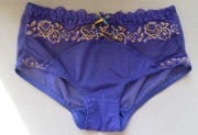 Nienoszone majtki koronkowe, r. M 38