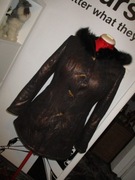 KN.QER SZTUCZNY KOZUSZEK Z KAPTUREM S-M