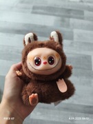 Labubu breloczek brązowy monster 