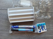 Zestaw do białych tablic: 2 markery + stojak/gąbka. Nowe