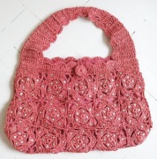 Pleciona torebka plażowa boho papier różowa koszykowa 