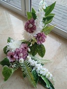 Kompozycja nagrobna wiązanka + flakon do wazonu oba obciążone betonem 