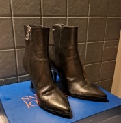 Botki Trussardi skóra czarne 37