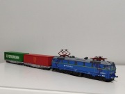 ET22 - 011 PKP cargo pociąg lokomotywa 1:87 wagony platformy z kontenerami