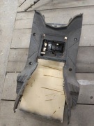 Sym xp 50 orbit podłoga owiewka podnóżek plastik 