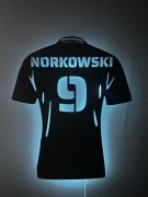 DEKORACJA PERSONALIZOWANA KOSZULKA LED – TWOJE IMIĘ I NUMER!