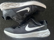 Nike revolution r.33,5