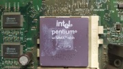 Płyta głowna  z procesorem  Intel Pentium MMX z lat 90-tych 