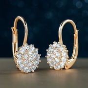 Eleganckie Kolczyki z Błyszczącymi Cyrkoniami – Klasyka, która Zachwyca