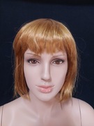 Peruka damska z włosów syntetycznych przypominających wlosy naturalne 