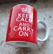 Kubek porcelanowy czerwony z sentencją