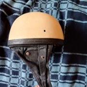 Kask Orzeszek z epoki PRL-u  