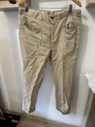 Beżowe spodnie męskie