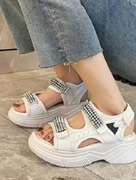 Damskie sandały na wysokiej platformie biały