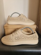 beżowe półbuty ażurowe buonarotti 41