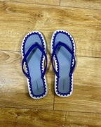 Klapki Armani w rozmiarze 38, stan bardzo dobry