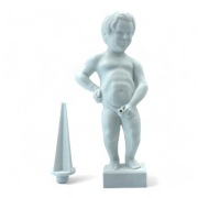 Figurka do doniczki - Chłopiec sikający w kwiaty - biały - mała