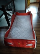 Łóżko wyścigówka.