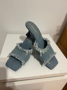 Mule dżinsowe Stradivarius