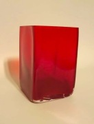 Wazon szklany dekoracyjny rubinowy