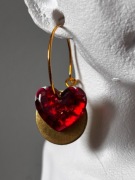 Kolczyki koła w kształcie czerwonego serca ze złota