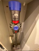Odkurzacz Dyson v8  ręczny plus końcówki