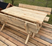 Stół plus dwie ławki