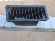 Fiat 126p Bis  - kratka wlotu powietrza na podszybiu