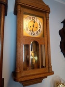 Stary wiszący zegar ścienny HAU