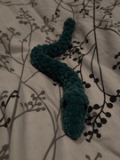 mały ciemno-zielony wąż na szydełku pluszak maskotka amigurumi rękodzieło  
